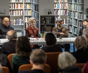 Zagreb, 4.4.2023 - Predstavljanje romana "Potop" Damira Karakaša objavljenog u izdanju naklade Oceanmore. Na slici Milivoj Beader, Andrijana Kos Lajtman, Damir Karakaš i Nataša Medved.
Foto Hina/ Dario GRZELJ/ dag