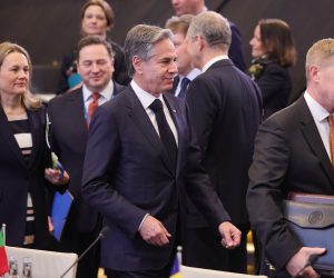 epa10559318 US Secretary of State Antony Blinken (C) attends the second day of the NATO Foreign Ministers meeting at the NATO headquarters in Brussels, Belgium, 05 April 2023.  EPA/OLIVIER MATTHYS / POOL
