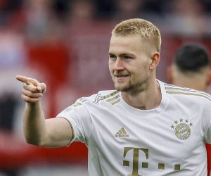 epa10564880 Munich's Matthijs de Ligt celebrates scoring the opening goal during the German Bundesliga soccer match between SC Freiburg and FC Bayern Munich in Freiburg, Germany, 08 April 2023.  EPA/RONALD WITTEK CONDITIONS - ATTENTION: The DFL regulations prohibit any use of photographs as image sequences and/or quasi-video.
