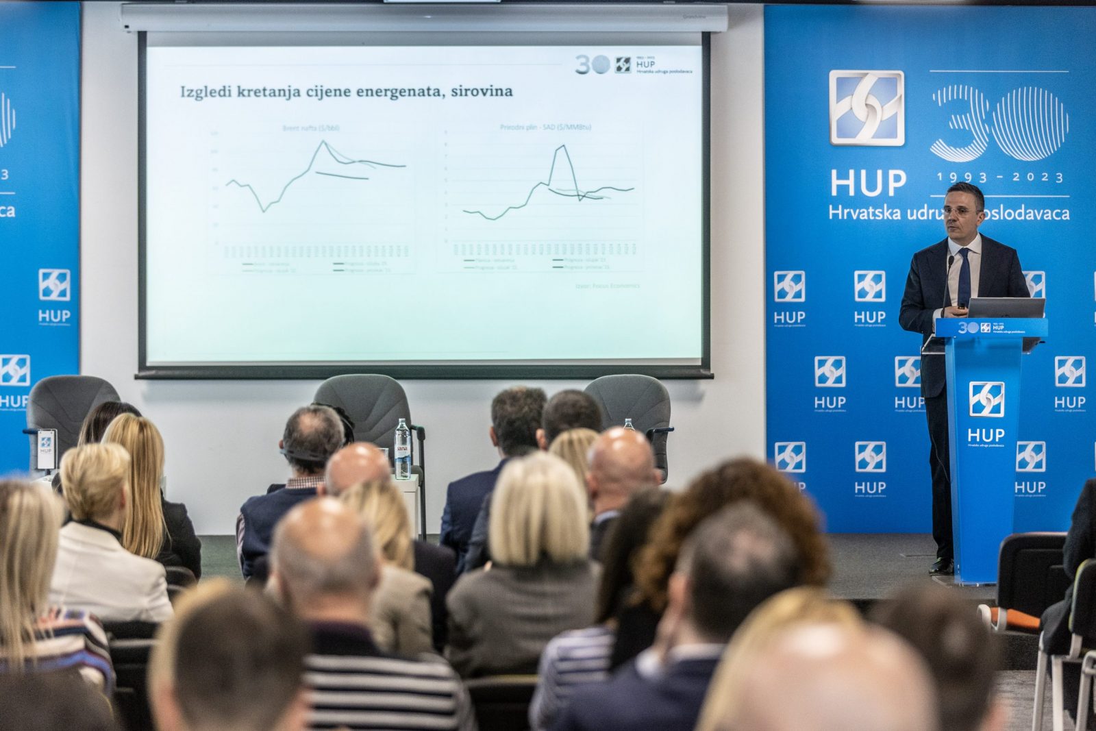 Zagreb, 12.4.2023 - Konferencija u organizaciji HUP-a u povodu početka pregovora o pristupanju Hrvatske Organizaciji za ekonomsku suradnju i razvoj (OECD). Na slici glavni ekonomist HUP-a Hrvoje Stojić. 
Foto Hina/ Dario GRZELJ/ dag