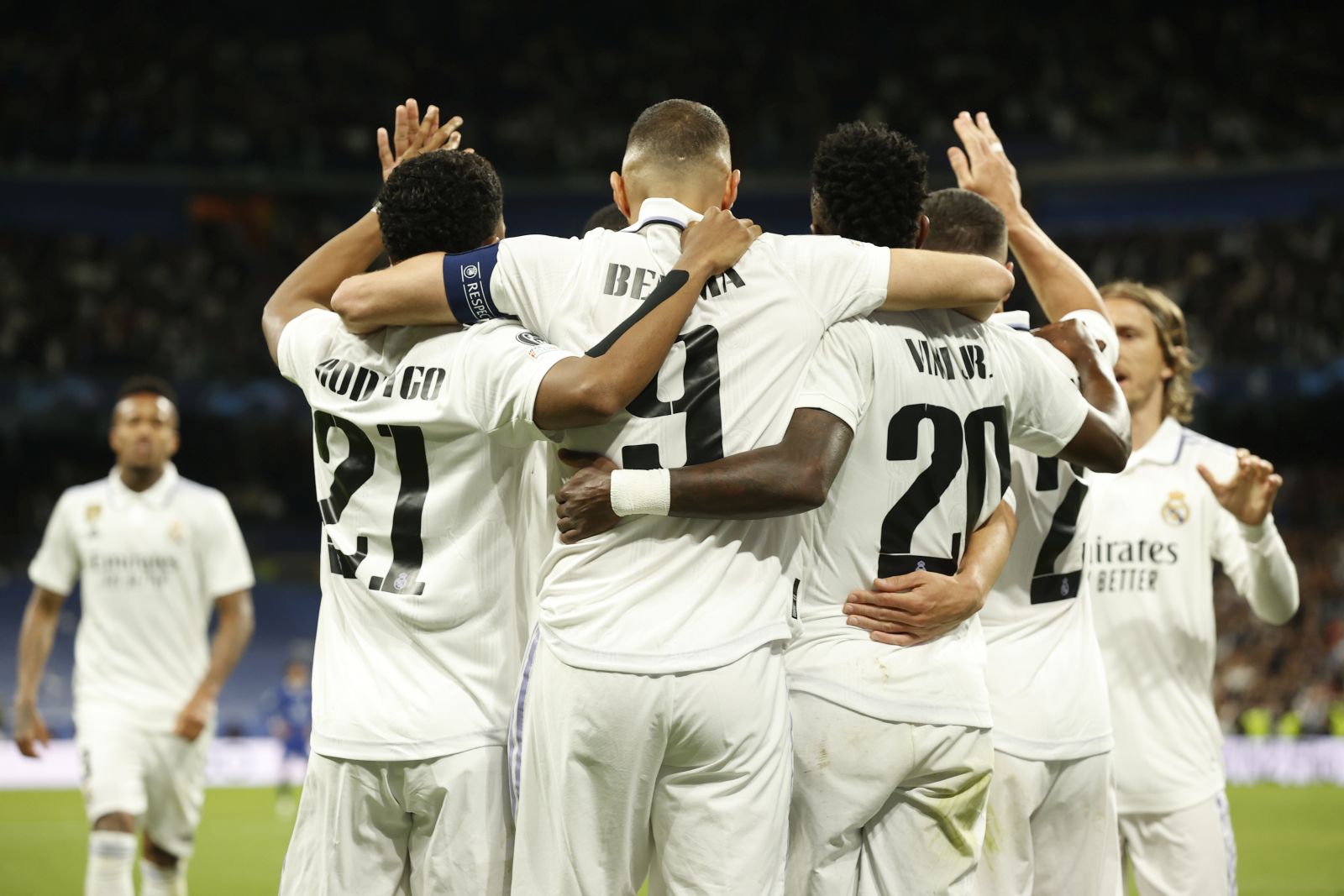 epa10570003 Real Madrid's striker Karim Benzema celebrates after scoring the 1-0 goal during the UEFA Champions League quarter final first leg soccer match between Real Madrid and Chelsea FC, in Madrid, Spain, 12 April 2023.  EPA/Chema Moya