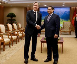 epa10573195 Vietnamese Prime Minister Pham Minh Chinh (R) shakes hands with US Secretary of State Antony Blinken (L) before their meeting at the Office of the Government in Hanoi, Vietnam, on 15 April 2023.  EPA/NHAC NGUYEN / POOL