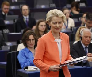 epa10577987 European Commission President Ursula von der Leyen during a session on 'The need for a coherent strategy for EU-China Relations' at the European Parliament in Strasbourg, France, 18 April 2023. The session of the European Parliament runs from 17 till 20 April.  EPA/JULIEN WARNAND