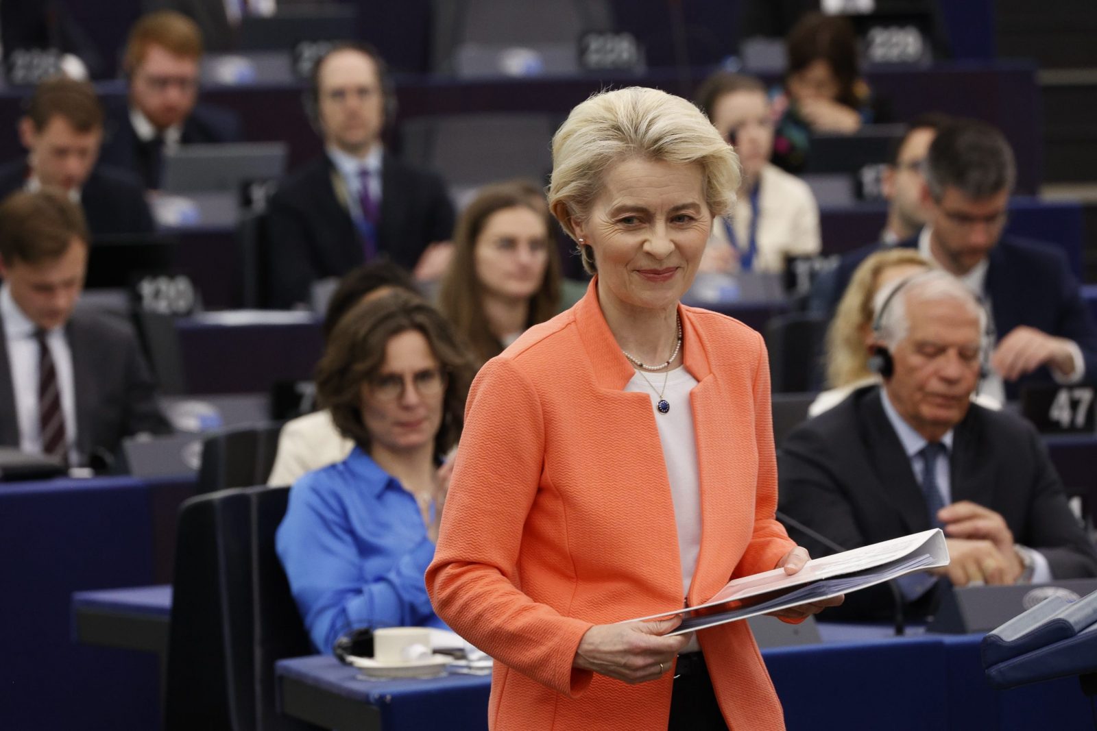 epa10577987 European Commission President Ursula von der Leyen during a session on 'The need for a coherent strategy for EU-China Relations' at the European Parliament in Strasbourg, France, 18 April 2023. The session of the European Parliament runs from 17 till 20 April.  EPA/JULIEN WARNAND