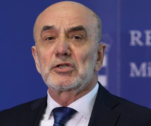 Zagreb, 19.04.2023. - Dravni tajnik Ministarstva pravosuða Juro Martinoviæ (na fotografiji) dao je izjavu medijima nakon treæeg sastanka radne skupine za izmjenu Zakona o plaæama sudaca i pravosudnih dunosnika. foto HINA/ Lana SLIVAR DOMINIÆ/ lsd