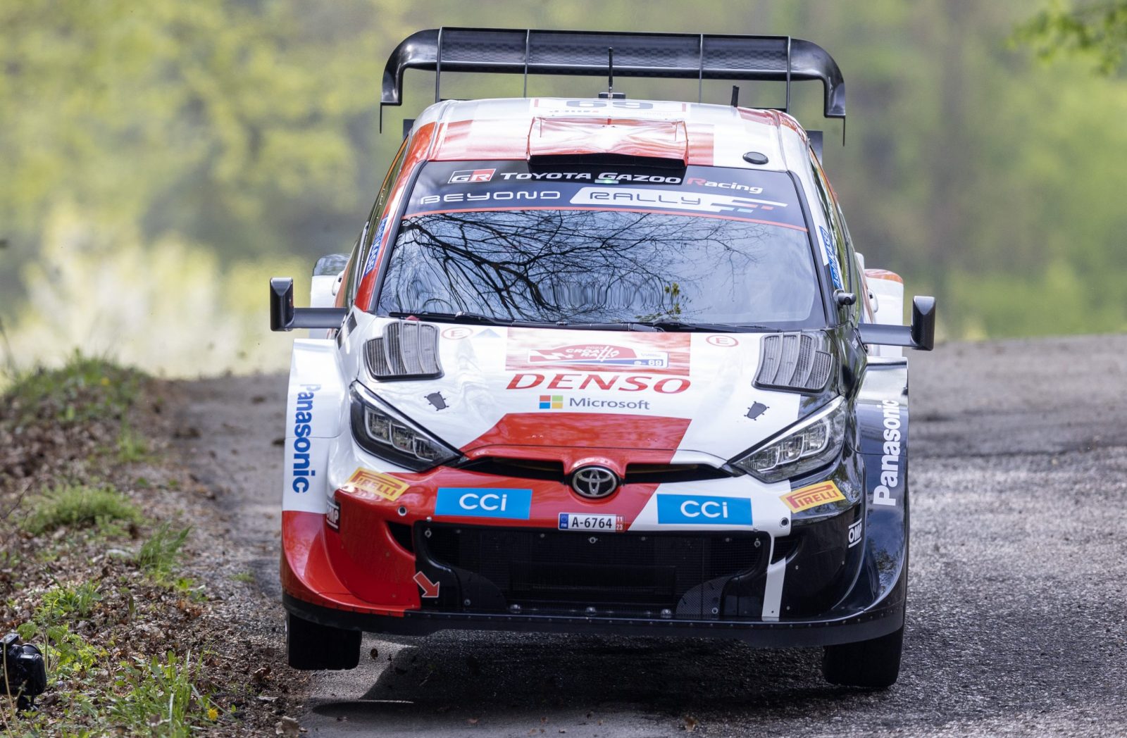 Okić, 20.04.2023 - Croatia Rally 2023 utrka u sklopu FIA World Rally Championshipa. Na slici Finski vozač Kalle Rovanpera i Finski suvozač Jonne Halttunen u svom Toyota GR Yaris Rally1 Hybrid automobilu tijekom Shakedown utrke kod Okića.
foto HINA/ Damir SENČAR/ ds