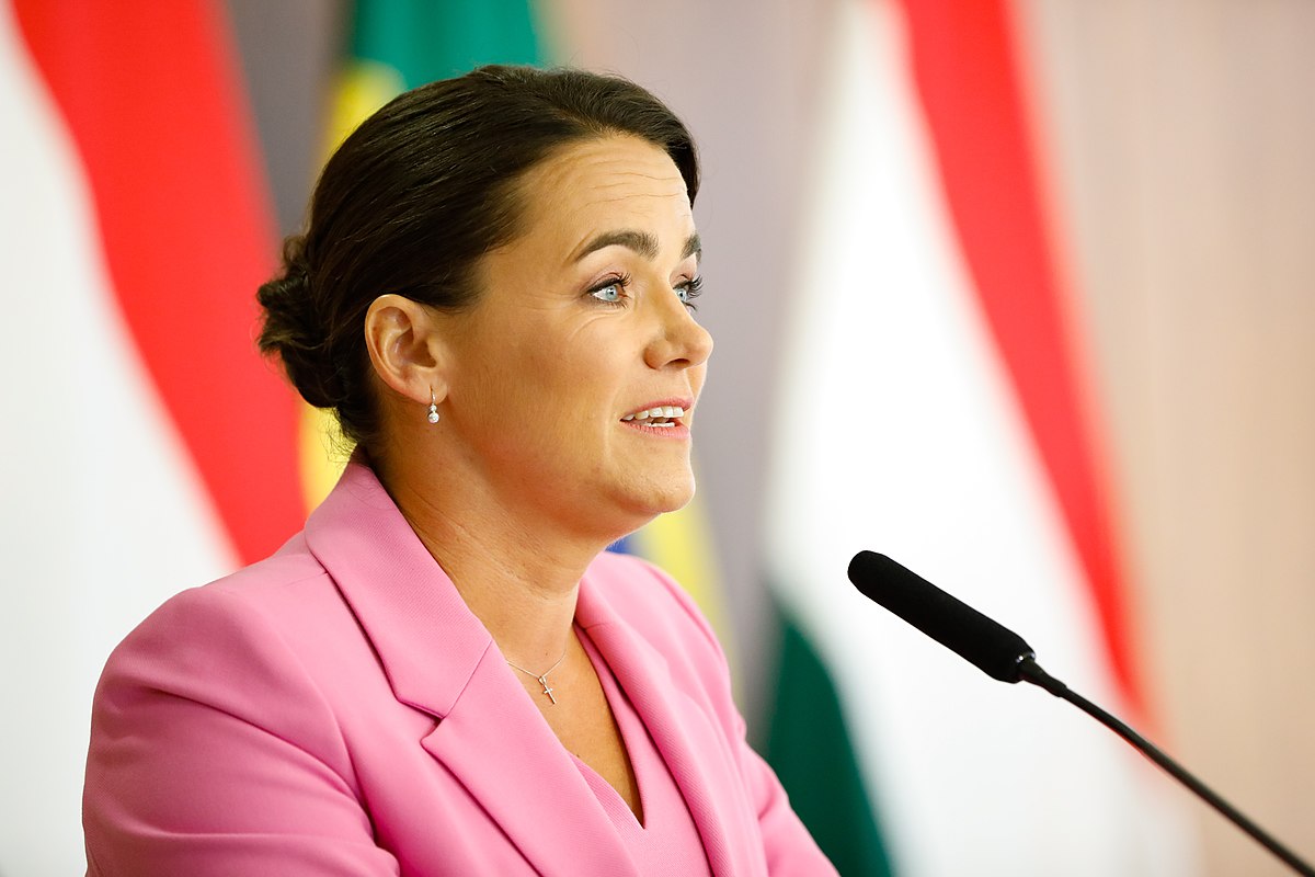 (Brasília (Brasília - DF, 20/06/2022) Cerimônia Oficial de chegada da Excelentíssima Senhora Katalin Novák, Presidente da Hungria..Foto: Alan Santos/PR