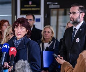 03.04.2023., Zagreb - Predsjednica Hrvatskog lijecnickog sindikata Renata Culinovic Caic i predsjednik Hrvatske lijecnicke komore Kresimir Luetic dali su izjavu medijima nakon sastanka ministra zdravstva Vilija Berosa sa celnicima pet krovnih ljecnickih udruga koje su prije dva tjedna organizirale prosvjed. Photo: Igor Soban/PIXSELL