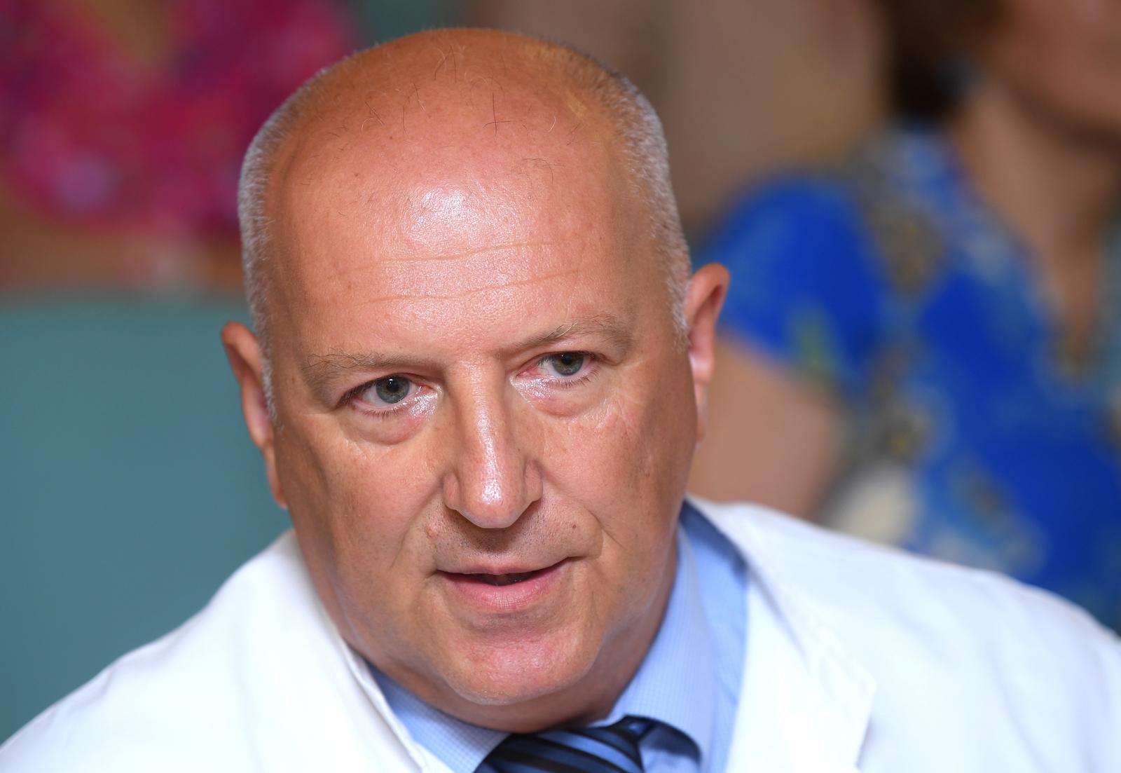 05.06.2018., Zagreb - Svecanost dodjele naslova "Klinika za djece bolesti Zagreb - prijatelj svakom djetetu". Svecanost i dodjela statusa bolnica djecji odjel prijatelj svakom djetetu, dodjeljuje se u okviru akcije Za osmijeh djeteta u bolnici koju su 1999. godine zajednicki pokrenuli Savez drustava Nasa djeca Hrvatske, Hrvatsko drustvo za preventivnu i socijalnu pedijatriju te Pedijatrijsko drustvo Hrvatske udruge medicinskih sestara. Zagreb: Goran Roic, ravnatelj Klinike za djecje bolesti Zagreb. Photo: Marko Lukunic/PIXSELL