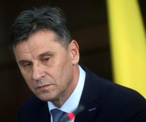 06.04.2023., Sarajevo, Bosna i Hercegovina - Dan nakon prvostupanjske presude u kojoj je federalni premijer Fadil Novalic osudjen na 4 godine zatvora, on se pojavio na poslu, na sjednici Vlade Federacije BiH. Photo: Armin Durgut/PIXSELL