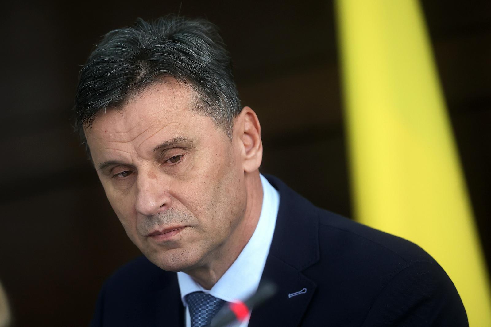 06.04.2023., Sarajevo, Bosna i Hercegovina - Dan nakon prvostupanjske presude u kojoj je federalni premijer Fadil Novalic osudjen na 4 godine zatvora, on se pojavio na poslu, na sjednici Vlade Federacije BiH. Photo: Armin Durgut/PIXSELL