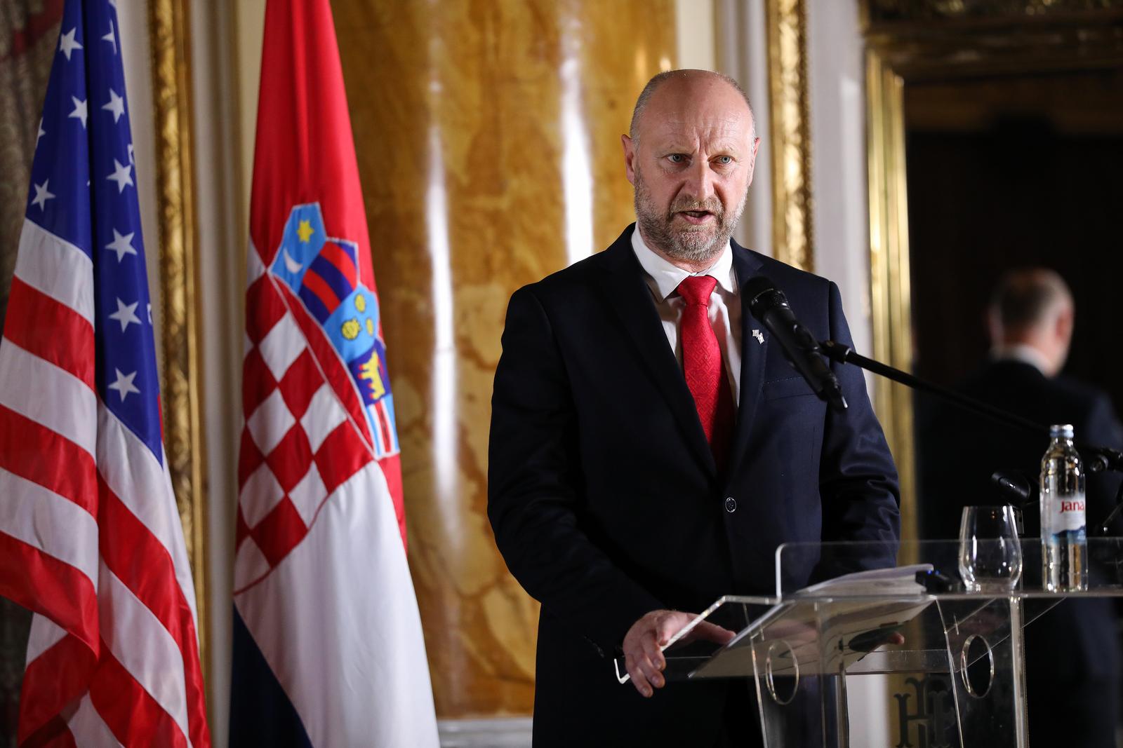 07.11.2022., Zagreb, Svecano potpisivanje ugovora o izgradnji najsuvremenijeg Centra za lijecenja malignih bolesti temeljenom na cjelovitom konceptu personalizirane medicine izmedju najvece americke zdravstvene institucije "University of Pittsburgh Medical Center", partnerske institucije Specijalne bolnice "Sv. Katarina" 
Zupan Krapisko zagorske zupanije Zeljko Kolar Photo: Emica Elvedji/PIXSELL