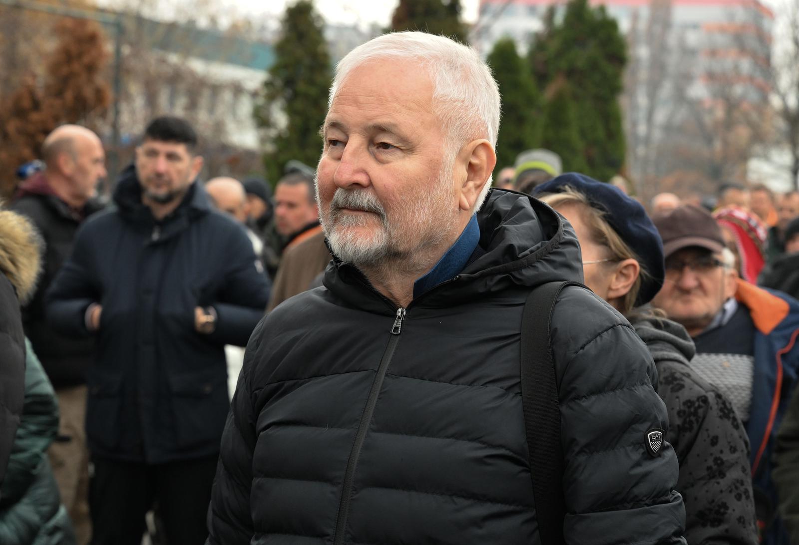 7.12.2022., Zagreb - Ispred ulaza u Holdingovu podruznicu Cistoca odrzan je prosvjed radnika koji traze vece place. Photo: Davorin Visnjic/PIXSELL