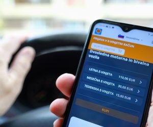 07.04.2023., Zagreb - Hrvatske autoceste raspisale su medjunarodni natjecaj za novi sustav naplate cestarina koji obuhvaca ugradnju novog sustava na svih 1312 kilometara autocesta u Hrvatskoj kojima upravljaju Hrvatske autoceste, Bina Istra i Autocesta Zagreb-Macelj. Rok za prijavu na natjecaj je 60 dana, a traze se izvodjaci elektronickog sustava naplate cestarine. Slovenska vinjeta. Photo: Tomislav Miletic/PIXSELL