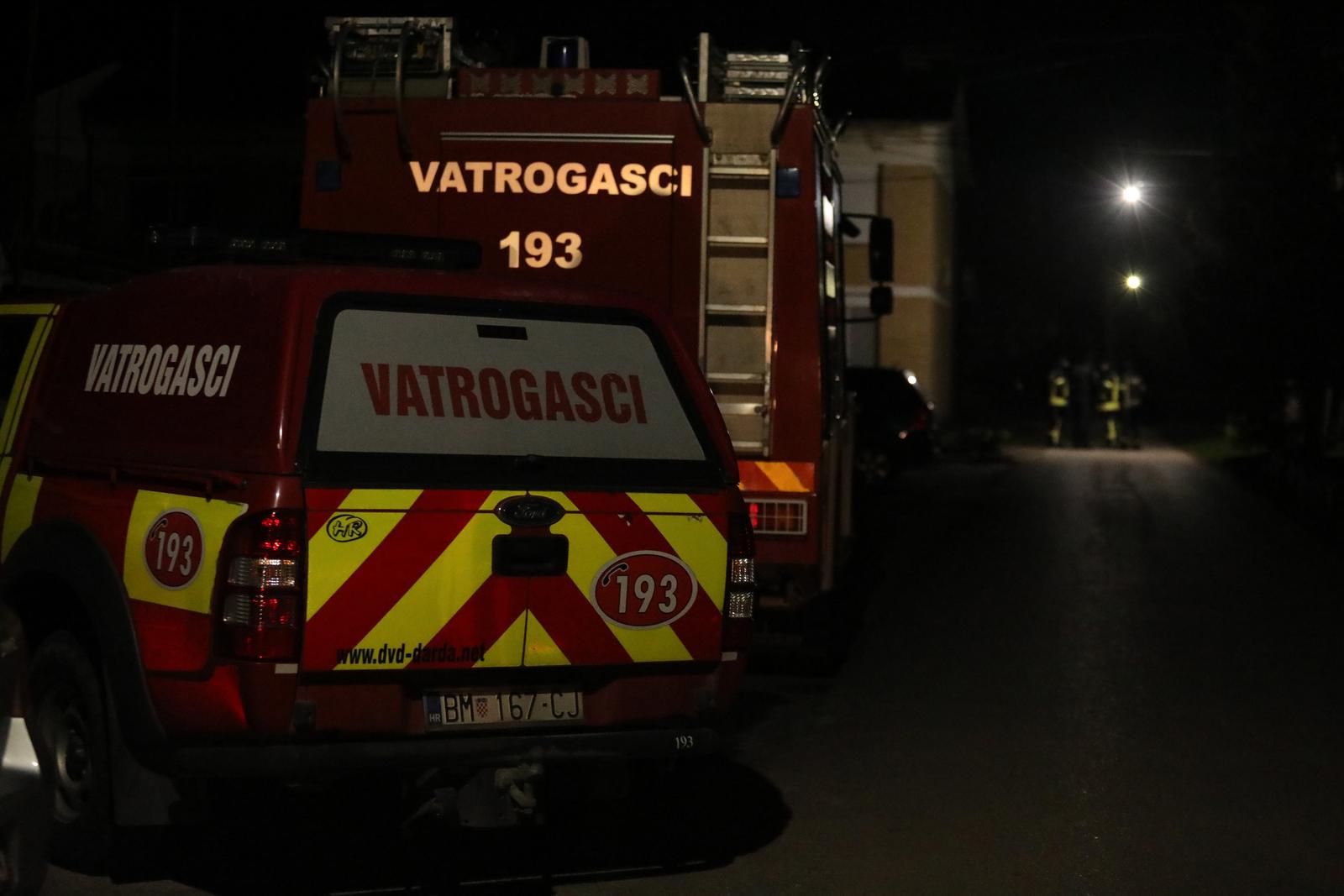 09.04.2023., Beli Manastir- Knezevo, Muskarac zatocio zenu u stanu i prijeti bombom. Policija je na terenu.  Photo: Dubravka Petric/PIXSELL