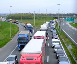 11.04.2023., Zagreb - Zbog radova na obilaznici izmedu cvora Jakusevac i cvora Kosnica nije moguce spajanje na autocestu kod Velikog polja. Photo: Slaven Branislav Babic/PIXSELL