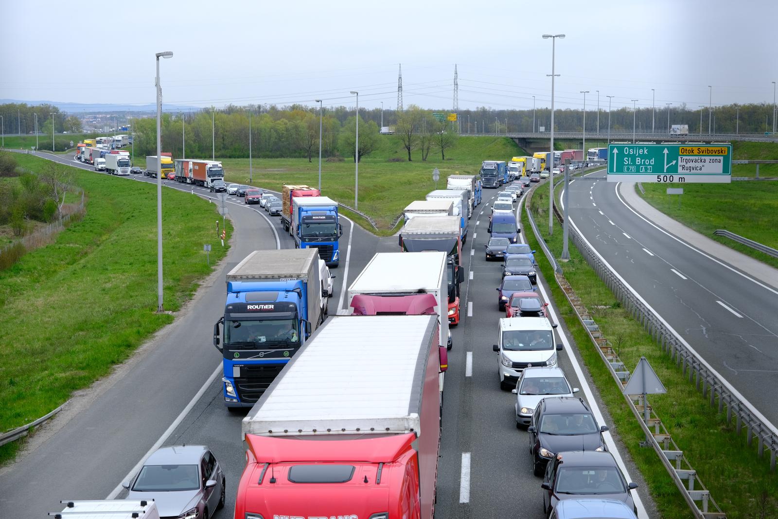 11.04.2023., Zagreb - Zbog radova na obilaznici izmedu cvora Jakusevac i cvora Kosnica nije moguce spajanje na autocestu kod Velikog polja. Photo: Slaven Branislav Babic/PIXSELL