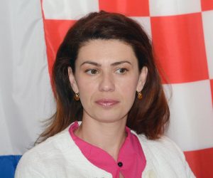 11.05.2018., Sisak - Na konferencija za medije o aktualnim politickim temama govorili su Pero Coric i Vlatka Vukelic(HSP-AS) i predsjednik stranke Anto Djapic. Photo: Nikola Cutuk/PIXSELL