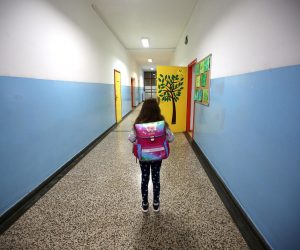 11.05.2020.,Sibenik - Odlukom Stozera za civilnu zastitu nakon mjesec i pol dana skole su otvorile svoja vrata.Odaziv ucenika je mali i ucionice su i dalje prazne. r"nPhoto: Dusko Jaramaz/PIXSELL