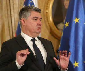12.09.2022., Brdo kod Kranja, Slovenija - 11. godisnji sastanku na vrhu sefova drzava Procesa Brdo-Brijuni odrzao se u Brdu kod Kranja u Sloveniji. Predsjednik Republike Zoran Milanovic, kao supredsjedatelj, zajedno sa slovenskim predsjednikom Borutom Pahorom, bio je domacin sastanka. Uz domacine sastanku su prisistvovali i predsjednik Republike Albanije Bajram Begaj, clanovi Predsjednistva Bosne i Hercegovine Zeljko Komsic, Milorad Dodik i Sefik Dzaferovic, predsjednik Crne Gore Milo Djukanovic, predsjednica Republike Kosovo Vjosa Osmani, predsjednik Republike Sjeverne Makedonije Stevo Pendarovski i predsjednik Republike Srbije Aleksandar Vucic. Izjave za medije Predsjednika Republike Slovenije Boruta Pahora i Predsjednika Republike Hrvatske Zorana Milanovica.   Photo: Goran Stanzl/PIXSELL