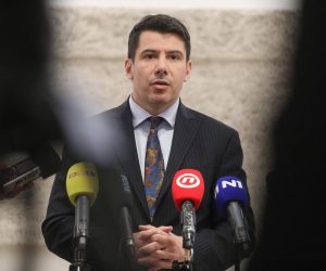 13.04.2023., Zagreb - Saborski zastupnik Mosta Nikola Grmoja dao je izjavu medijima u Hrvatskom saboru. Photo: Robert Anic/PIXSELL
