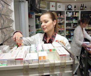 14.02.2014., Cakovec - Farmaceuti u Ljekarni Pocuca."nPhoto: Vjeran Zganec-Rogulja/PIXSELL
