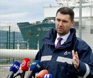 14.04.2023., Omisalj - Potpisivanja ugovora izmedju LNG Hrvatska d.o.o. i Wartsila Gas Solutions iz Norveske za isporuku dodatnog modula za uplinjavanje maksimalnog kapaciteta od 250.000 m3/h, u vrijednosti 22.970.000 EUR. ministar gospodarstva i odrzivog razvoja Davor Filipovic Photo: Nel Pavletic/PIXSELL