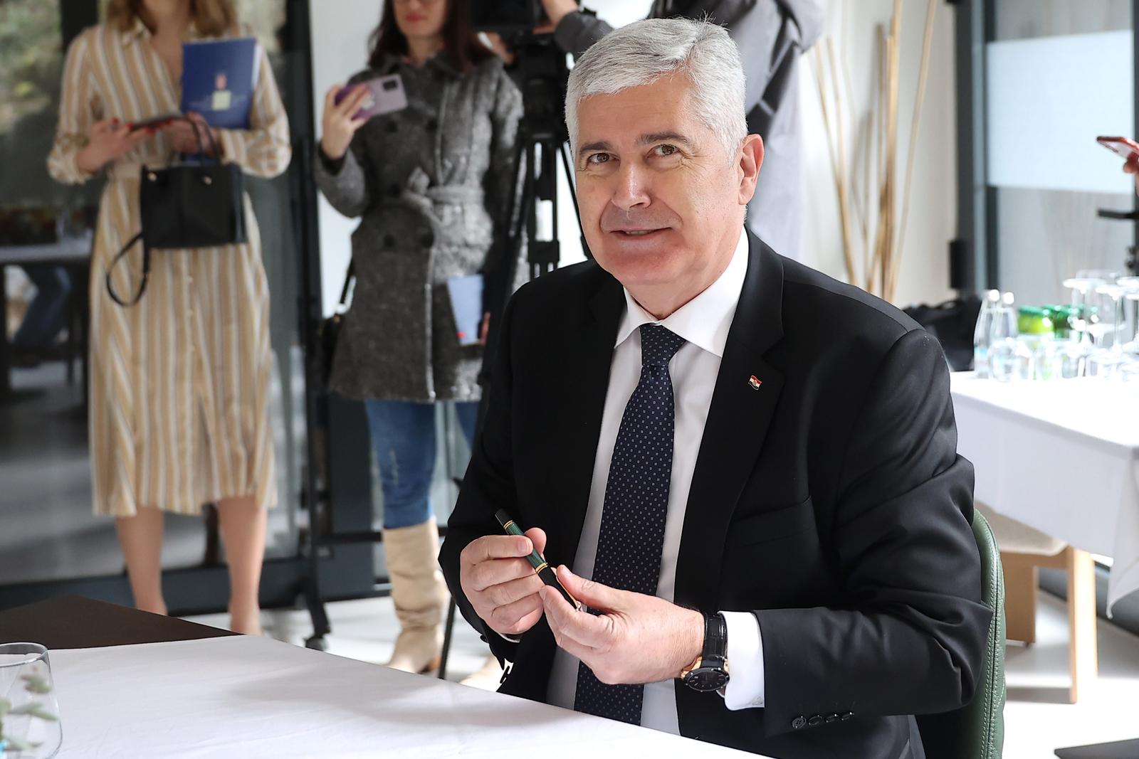 16.03.2023., Kresevo, Bosna i Hercegovina - Sastanak predsjednika HDZ-a BiH Dragana Covica i ministra regionalnog razvoja i fondova Europske unije u Vladi RH Sime Erlica. Photo: Armin Durgut/PIXSELL
