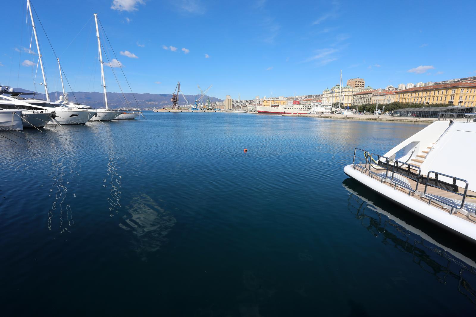 16.03.2023., Rijeka - Konferencija za novinare u salonu Grada povodom izmjestanja i neutraliziranja bombe iz Drugog svjetskog rata koja se nalazi u akvatoriju rijecke luke. Konferenciji su nazocili: gradonacelnik Marko Fillipovic, nacelnik Stozera Civilne zastite Hinko Mance, policijski savjetnik Goran Gaspert, ravnatelj Lucke uprave Denis Vukorepa i lucki kapetan Darko Glazar.  Photo: Goran Kovacic/PIXSELL