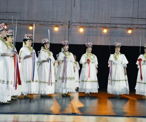 16.11.2022., Petrinja - U sportskoj dvorani OS Mate Lovraka odrzan je godisnji koncert Ansambla narodnih pjesama i plesova Hrvatske LADO. Photo: Nikola Cutuk/PIXSELL Photo: Nikola Cutuk/PIXSELL