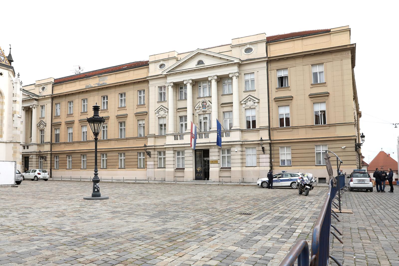 16.02.2022., Zagreb - Prema nesluzbenim informacijama zgrada Sabora ce od jeseni ici u obnovu nakon potresa, a sav rad zastupnika kao i sjednice preseliti ce se na novu lokaciju. Do sada su kao opcije spominjani Velesajam, zgrada Vjesnika i Kockica, a u zadnje vrijeme se prica i o nekoj novoj zgradi u Buzinu. Photo: Patrik Macek/PIXSELL