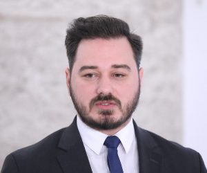18.04.2023., Zagreb - U Saboru je odrzan sastanak oporbe na kojem se raspravlja o izmjenama Zakona o izborima zastupnika i Zakona o izbornim jedinicama za izbor zastupnika u Hrvatski sabor. Celnici stranaka nakon sastanka su izvjestili medije o rezultatima.
 Photo: Patrik Macek/PIXSELL