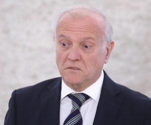 18.04.2023., Zagreb - Na konferenciji za medije odrzanoj u Saboru o izbornom zakonu i drugim aktualnim temama govorio je Drazen Bosnjakovic.
 Photo: Patrik Macek/PIXSELL