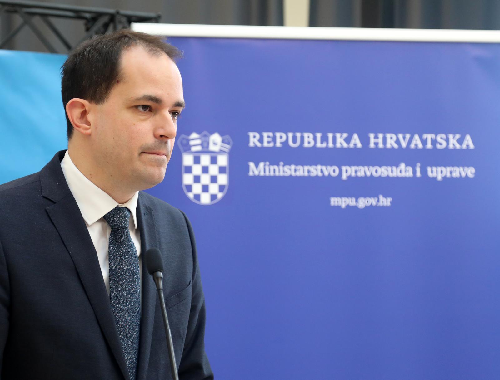 19.12.2022.,Sibenik-U Inkubatoru za poduzetnistvo i nove tehnologije odrzana je konferencija projekta Optimizacija sustava lokalne i podrucne samouprave,Na konferenciji je sudjelovao ministar Ivan Malenica,zupan Marko Jelic i dekan sibenskog veleucilista Ljubo Runjic.   Photo: Dusko Jaramaz/PIXSELL