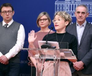 20.01.2023., Zagreb - Na konferenciji za medije Kluba zastupnika lijevog zelenog bloka odrzanoj u Saboru o temi „Kritika prijedloga Zakona o pomorskom dobru i morskim lukama“ govorile su zastupnice Ivana Kekin i Sandra Bencic. Photo: Patrik Macek/PIXSELL