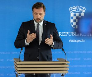 20.04.2023., Zagreb - Ministar obrane Mario Banozic odrzao je konferenciju za medije nakon zavrsteka sjednice Vlade Rh u Nacionalnoj i sveucilisnoj knjiznici. Photo: Jurica Galoic/PIXSELL