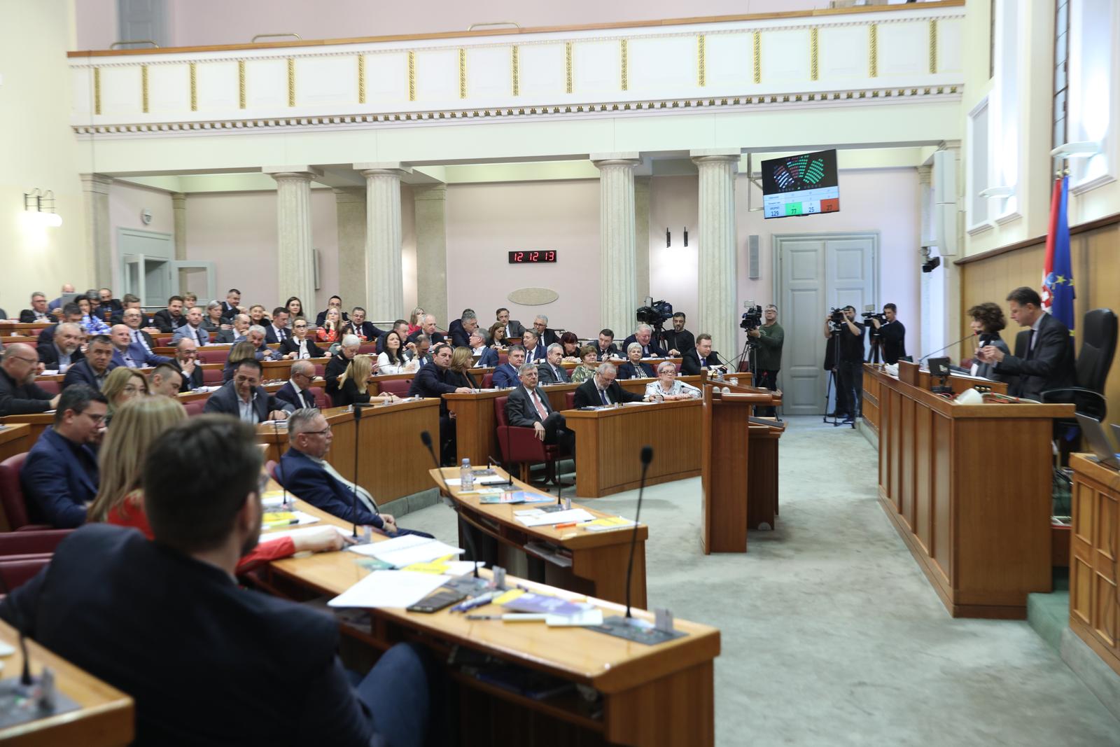 21.04.2023., Zagreb - Zastupnici u Hrvatskom saboru glasaju o izmjenama Zakona o prekrsajima protiv javnog reda i mira. Photo: Patrik Macek/PIXSELL