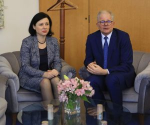 22.02.2019., Zagreb - Predsjednica Republike Kolinda Grabar-Kitarovic primila je povjerenicu Europske komisije za pravosudje, zastitu potrosaca i ravnopravnost spolova Veru Jourovu. Vera Jourova i voditelj Predstavnistva Europske komisije u Hrvatskoj Branko Baricevic. rPhoto: Marko Prpic/PIXSELL