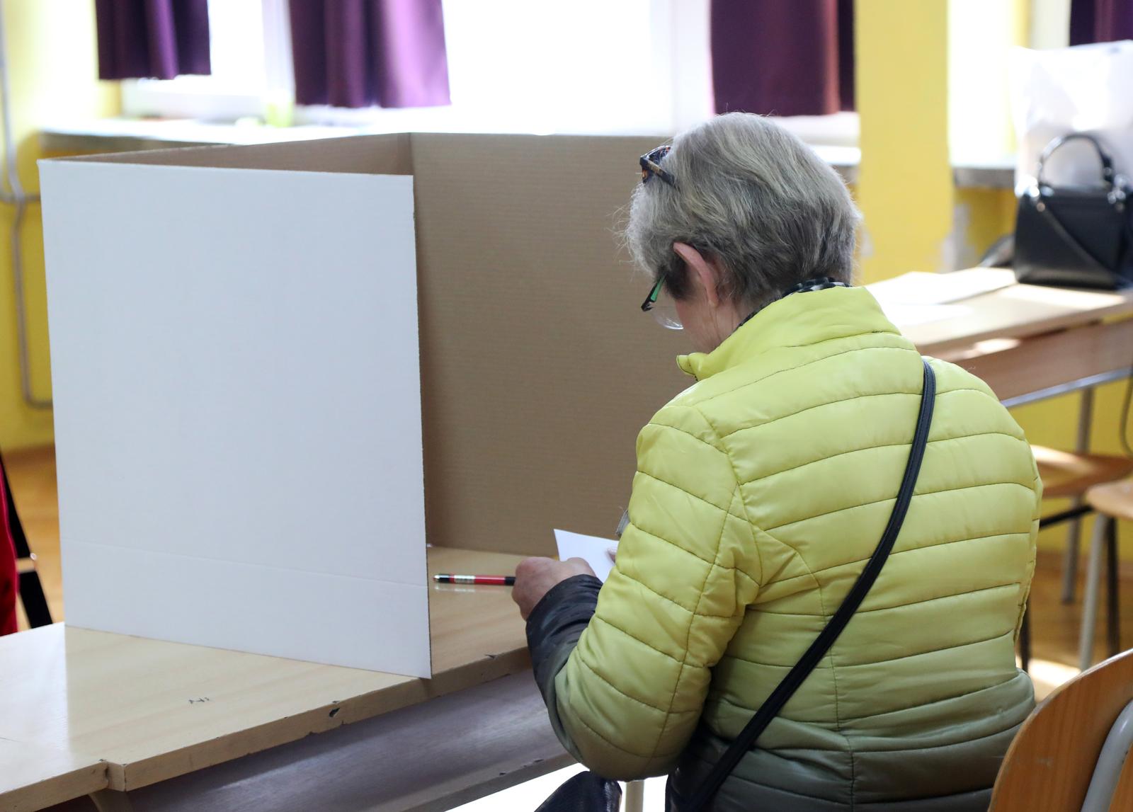 23.04.2023., Sibenik - U Sibeniku se odrzavaju izbori za clanove Vijeca mjesnih odbra i gradskih cetvrti na podrucju Grada Sibenika.
 Photo: Dusko Jaramaz/PIXSELL