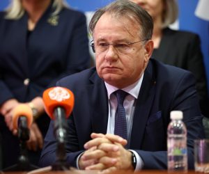 24.03.2023., Mostar - Press konferencija nakon sastanka u zgradi HDZ-a, gdje se Dragan Covic susreo s predstavnicima Osmorke. 


 Photo: Denis Kapetanovic/PIXSELL