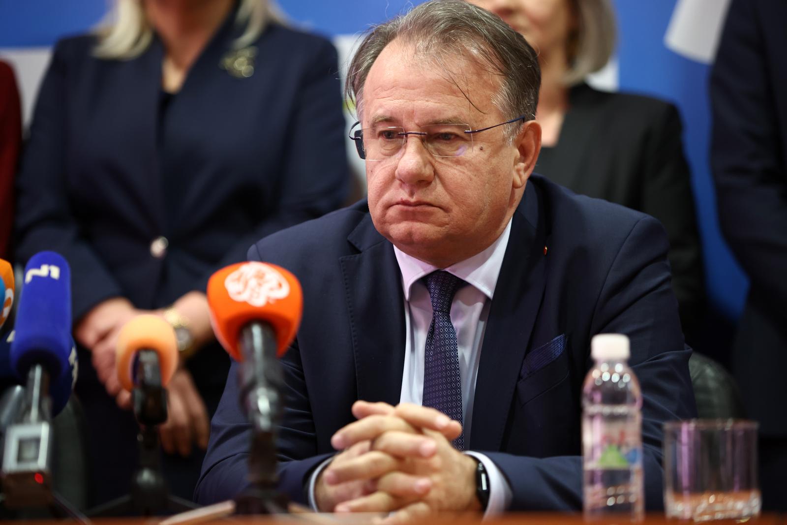 24.03.2023., Mostar - Press konferencija nakon sastanka u zgradi HDZ-a, gdje se Dragan Covic susreo s predstavnicima Osmorke. 


 Photo: Denis Kapetanovic/PIXSELL