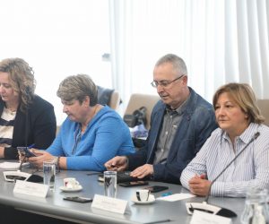 24.04.2023., Zagreb - Sastanak pregovarackih odbora Vlade RH i predstavnika sindikata, o sklapanju izmjena i dopuna Temeljnog kolektivnog ugovora za sluzbenike i namjestenike u javnim sluzbama i izmjena i dopuna Kolektivnog ugovora za drzavne sluzbenike i namjestenike s predstavnicima drzavne sluzbe.  Photo: Tomislav Miletic/PIXSELL