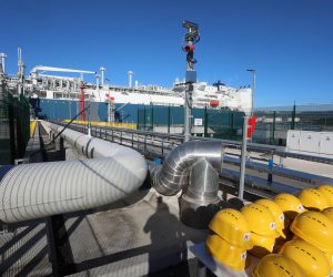 24.11.2022., otok Krk - Premijer Andrej Plenkovic  sa saveznim kancelarom Republike Austrije Karlom Nehammerom i predsjednikom Vlade Savezne drzave Bavarske Markusom Soederom obisao LNG terminal u Omislju na Krku.  Photo: Goran Kovacic/PIXSELL