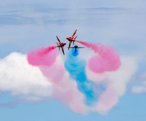 25.04.2023., Zadar - Akrobatska grupa Hrvatskog ratnog zrakoplovstva “Krila Oluje” i akrobatska grupa Kraljevskog ratnog zrakoplovstva “Red Arrows” odrzali su zajedničko uvjezbavanje u vojarni Mirko Vukusic u Zemuniku.  Photo: Dino Stanin/PIXSELL