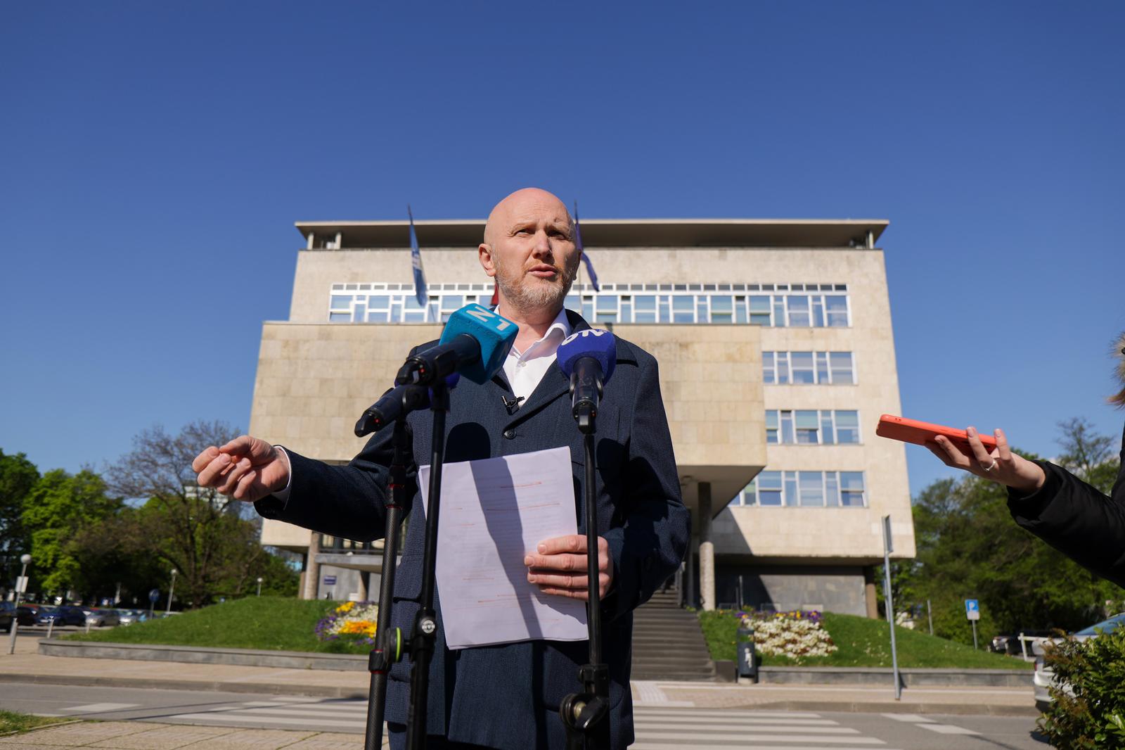 26.04.2023., Zagreb - Konferencija za medije gradskog zastupnika Renata Peteka o poskupljenju cijene vrtica u gradu Zagrebu.  Photo: Luka Stanzl/PIXSELL