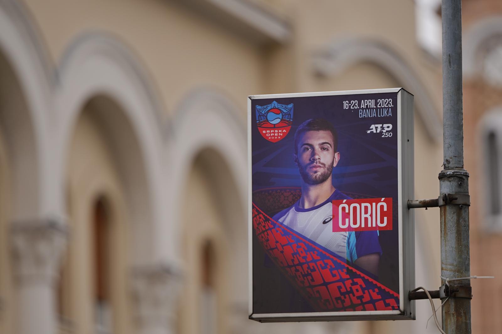 27.03.2023., centar grada, Banjaluka (BiH) – Kroz tri tjednoa , od 17. do 23. travnja u Banjaluci se odrzava ATP turnir „Srpska Open“ a svoje ucesce su potvrdila velika teniska imena: Novak Djokovic, Andrej Rubljov, Stanislas Wawrinka, Borna Coric, Gaël Sébastien Monfils, Richard Gasquet, Fabio Fognini, Laslo Djere, Filip Krajinovic i mnogi drugi. Danas su u centru Banjaluke postavljeni bilbordi koji najavljuju ovaj teniski spektakl.
 Photo: Dejan Rakita/PIXSELL