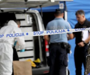 27.09.2021., Zagreb - Policisjki ocevid u zagrebackom naselju Trnje gdje je u jutarnjim satima pronadjeno tijelo muskarca. Photo. Jurica Galoic/PIXSELL