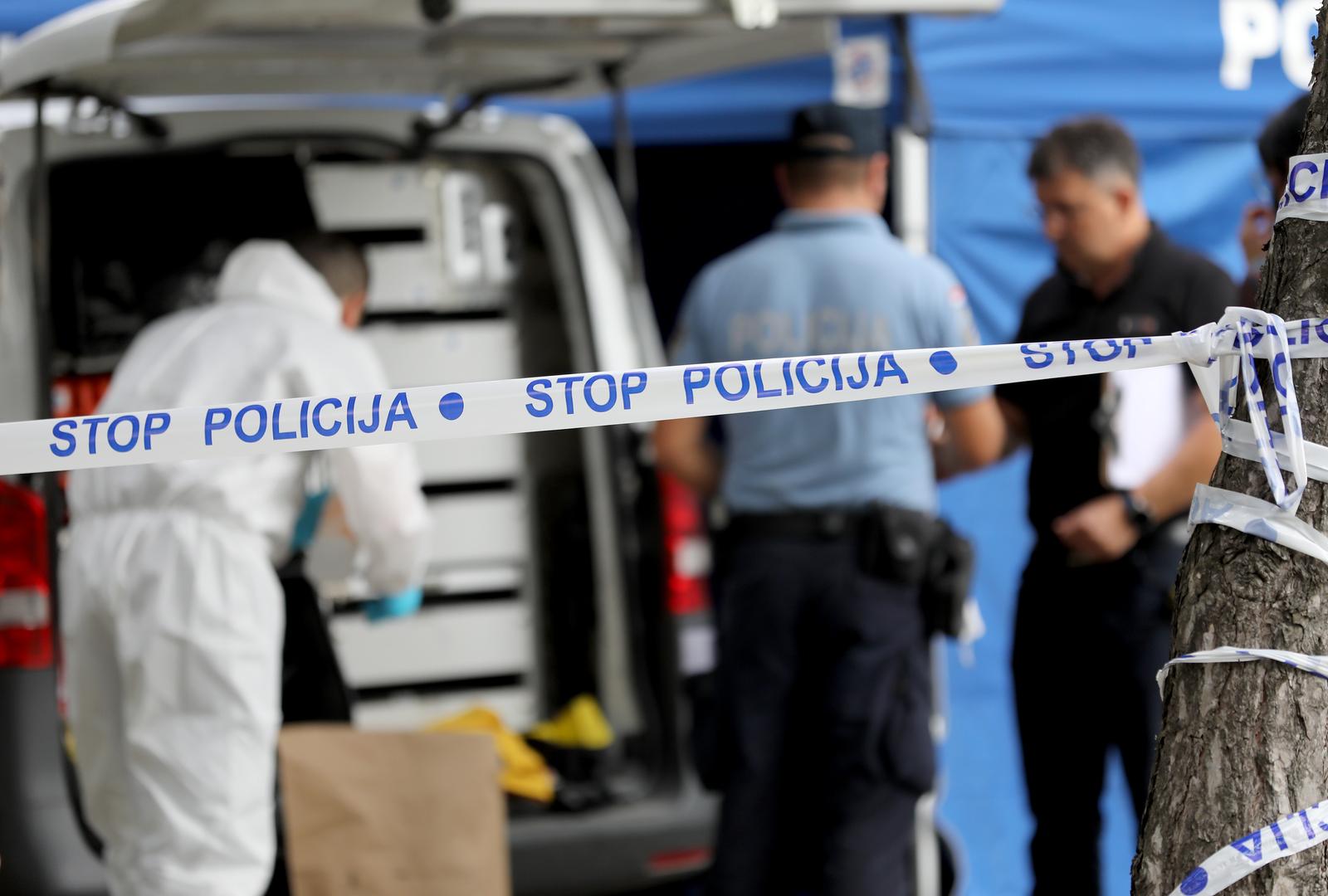 27.09.2021., Zagreb - Policisjki ocevid u zagrebackom naselju Trnje gdje je u jutarnjim satima pronadjeno tijelo muskarca. Photo. Jurica Galoic/PIXSELL