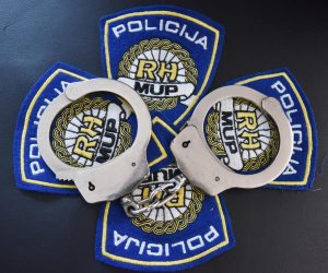 30.03.2018., Sibenik"nPolicijske lisice-"nPhoto: Hrvoje Jelavic/PIXSELL