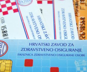 31.03.2015., Sibenik - Zdravstvena iskaznica i kartica dopunskog osiguranja. "nPhoto: Dusko Jaramaz/PIXSELL